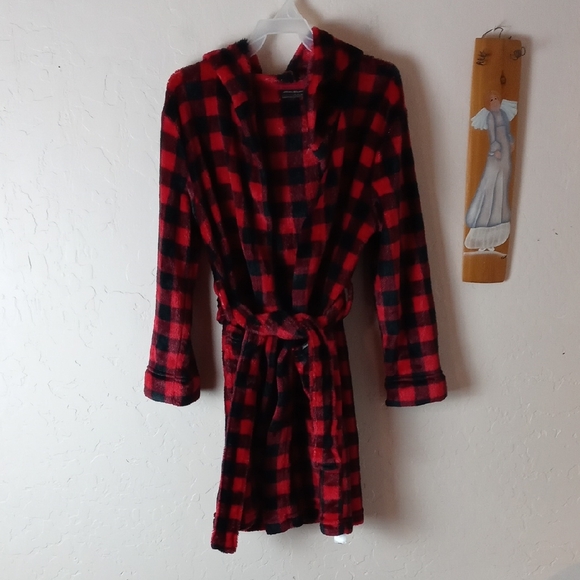 Eddie Bauer Red and Black Plaid Fleece Kids Robe - Picture 1 of 6